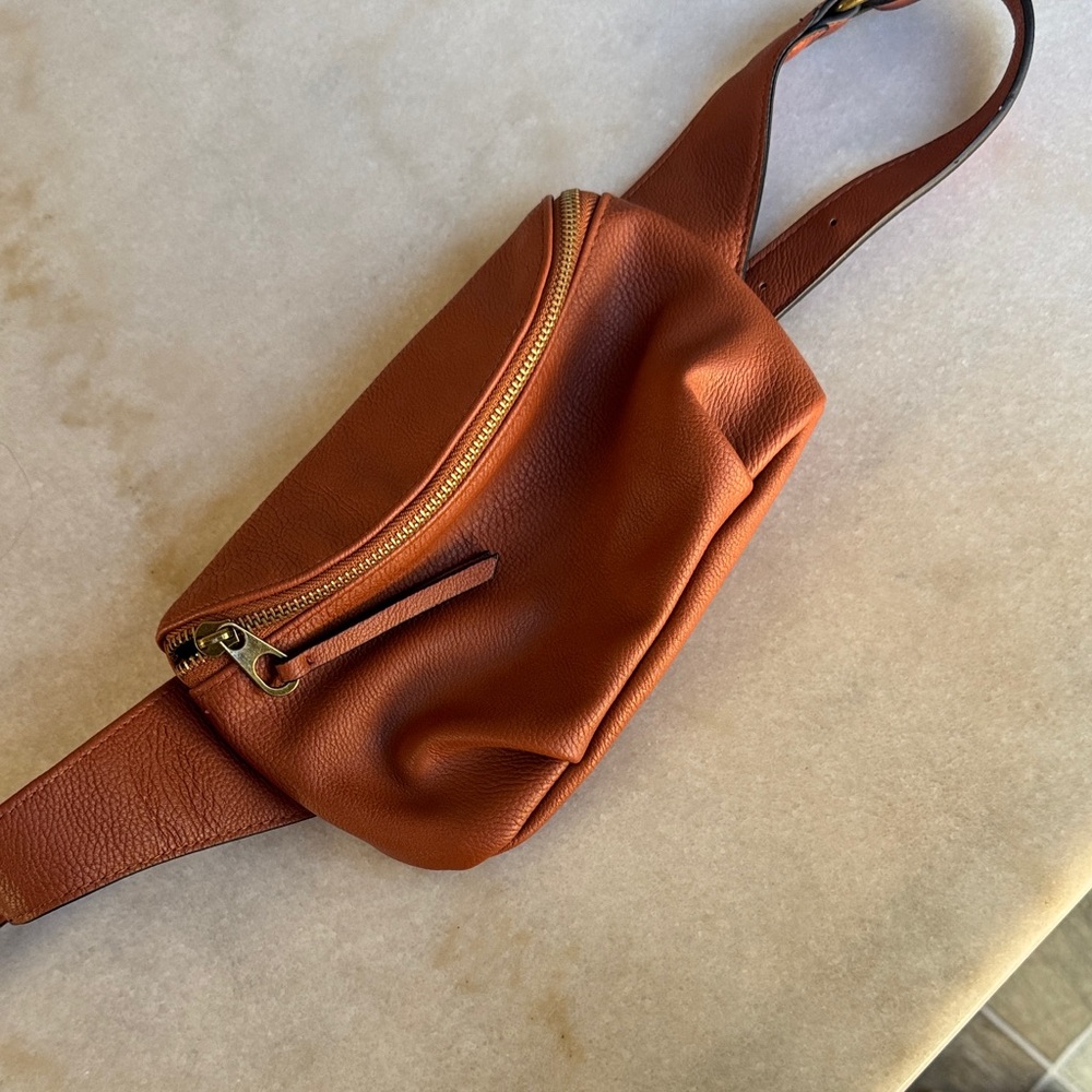 Universal Thread Tan Belt Bag